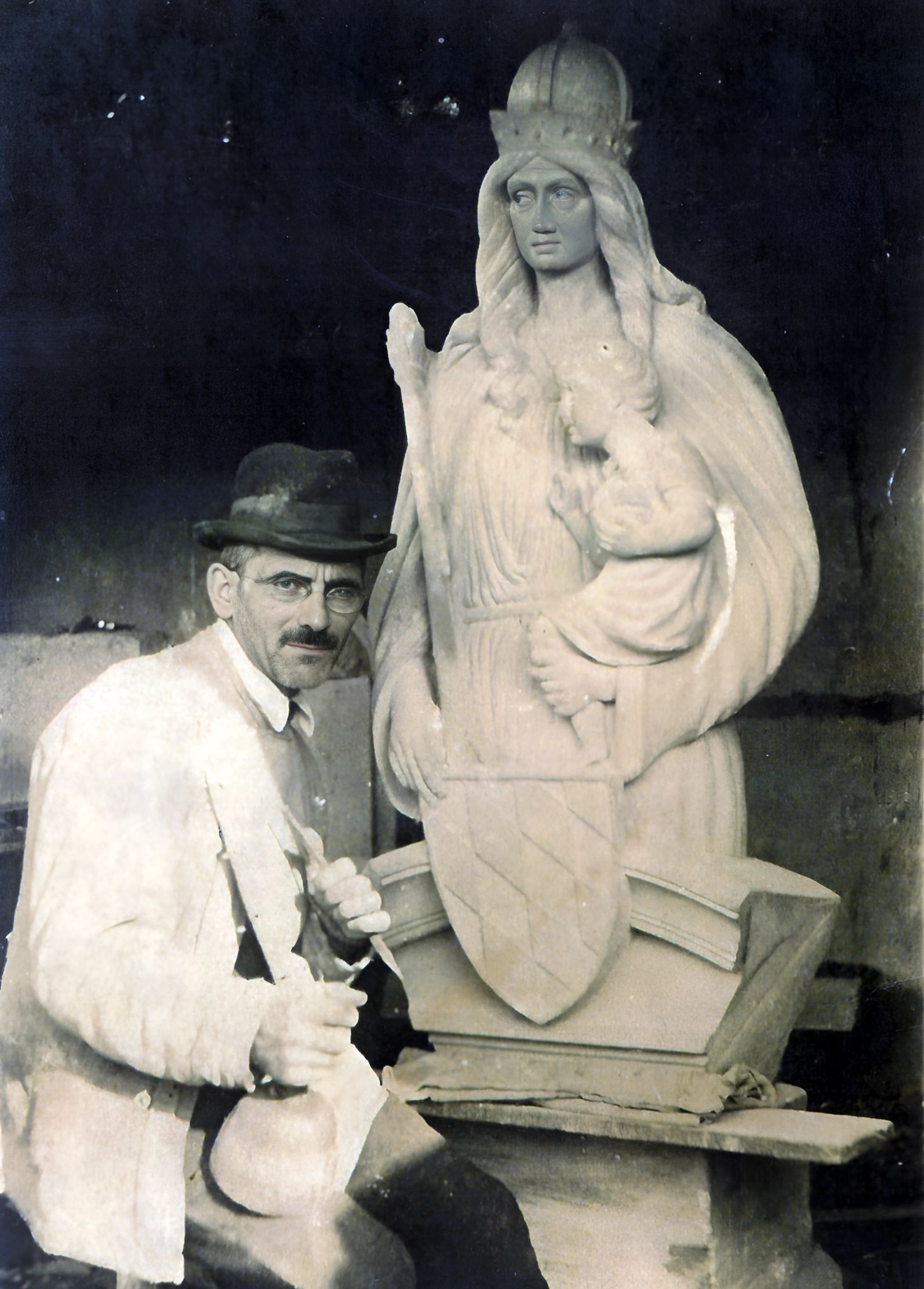 Oswald Strecker bei der Erschaffung der Patrona Bavariae